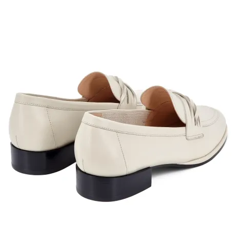 Лоферы женские