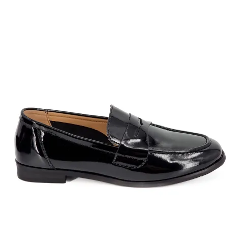 Лоферы женские