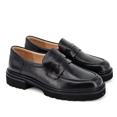 Лоферы женские