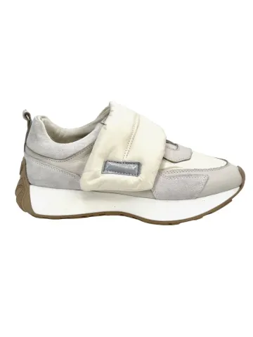 Кроссовки женские