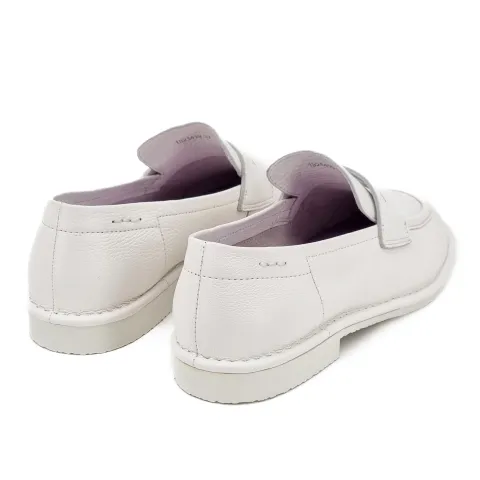 Лоферы женские