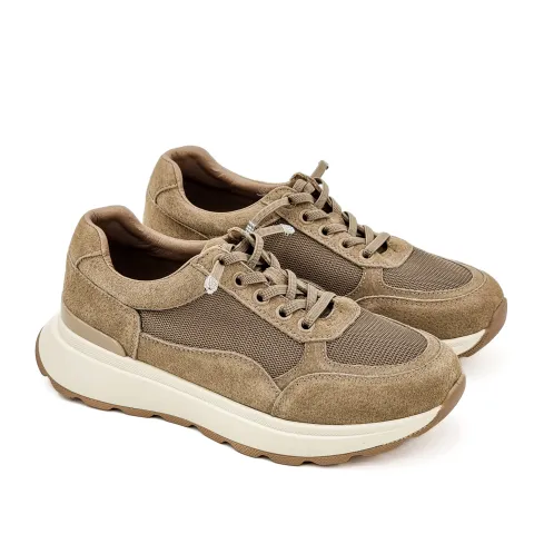 Кроссовки женские