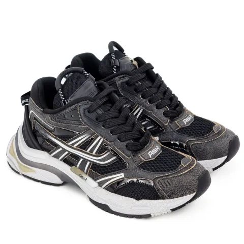 Кроссовки женские