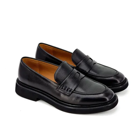 Лоферы женские