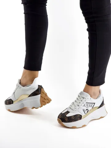 Кроссовки женские