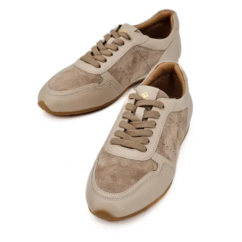 Кроссовки женские