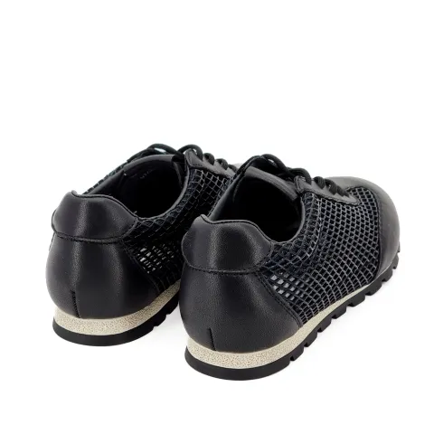 Кроссовки женские