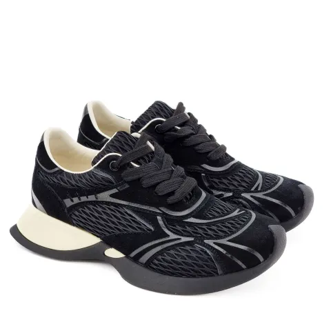 Кроссовки женские