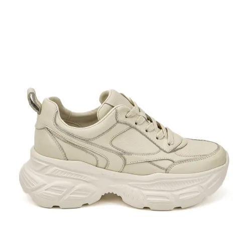 Кроссовки женские