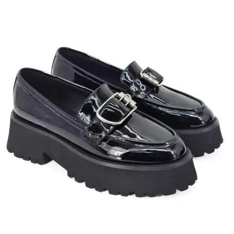 Лоферы женские