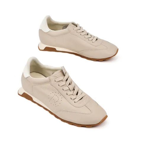 Кроссовки женские