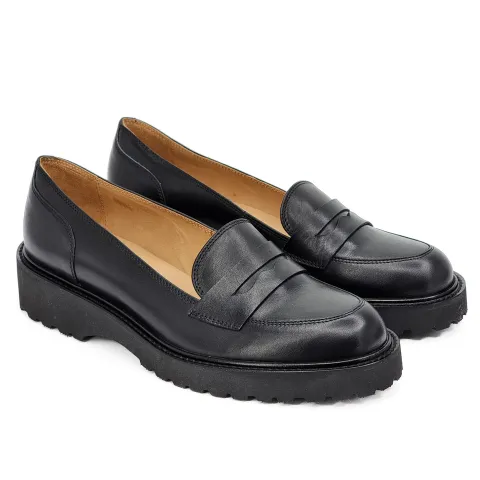 Лоферы женские