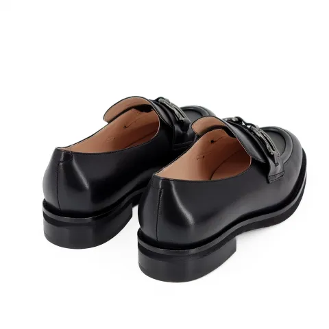 Лоферы женские