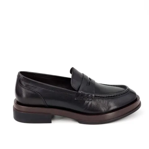 Лоферы женские