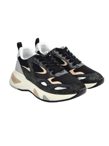 Кроссовки женские