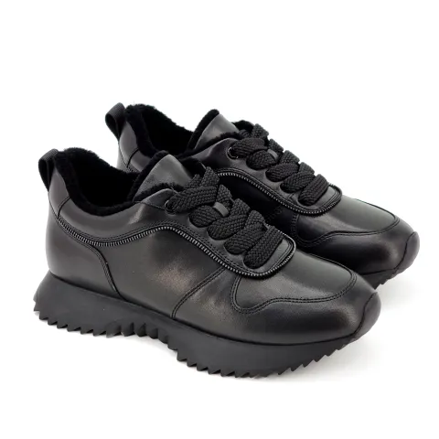 Кроссовки женские