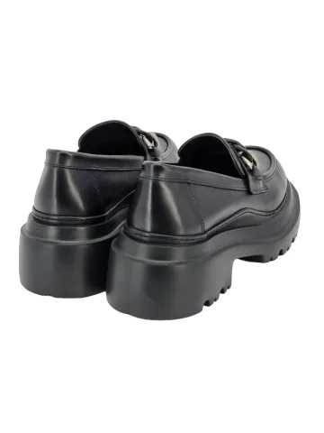 Лоферы женские