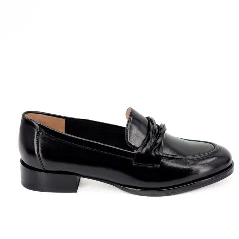 Лоферы женские