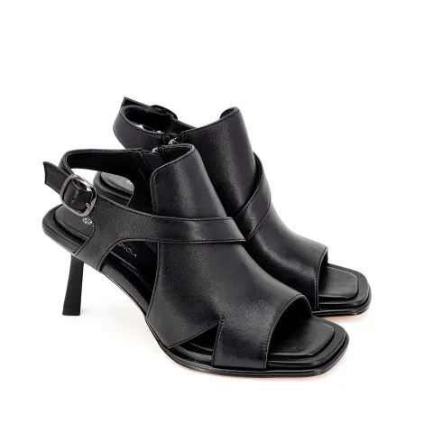 Босоножки женские