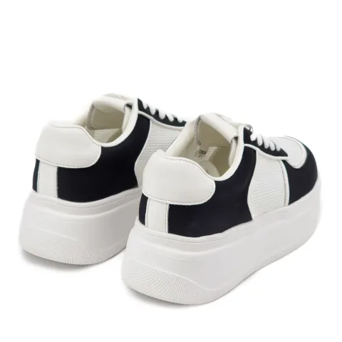 Кроссовки женские