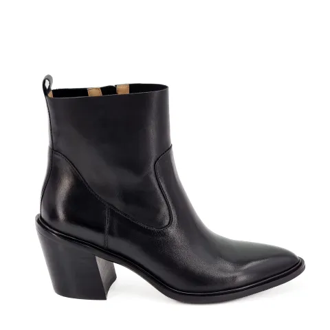 Казаки женские