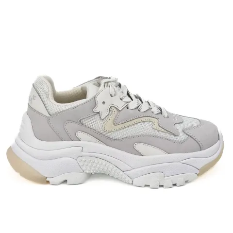 Кроссовки женские