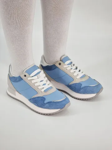 Кроссовки женские