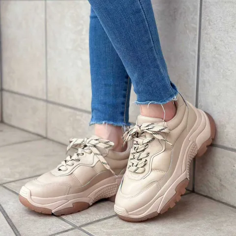 Кроссовки женские