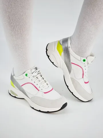 Кроссовки женские