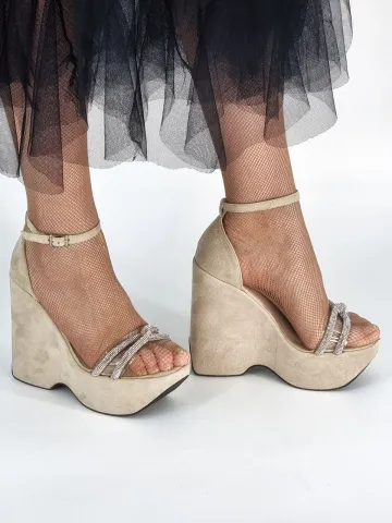 Босоножки женские