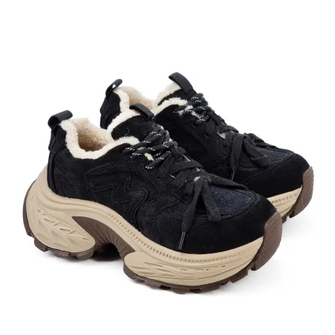 Кроссовки женские