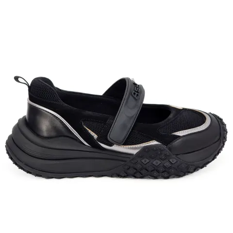 Кроссовки женские