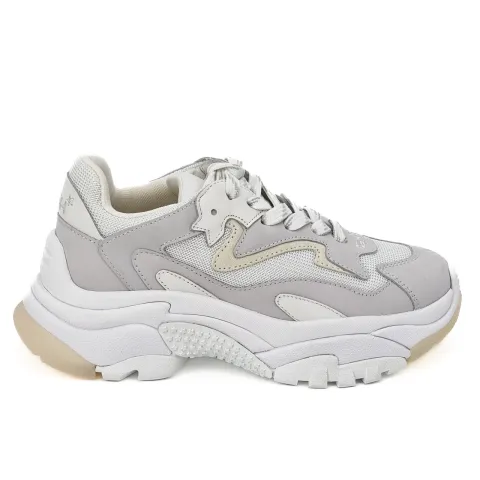 Кроссовки женские