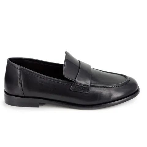 Лоферы женские