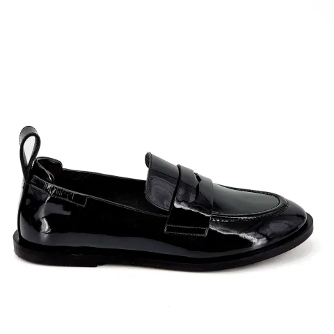 Лоферы женские