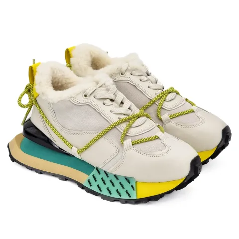 Кроссовки женские