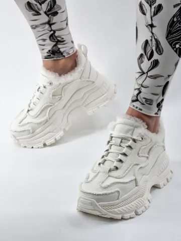 Кроссовки женские