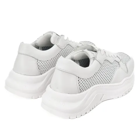 Кроссовки женские