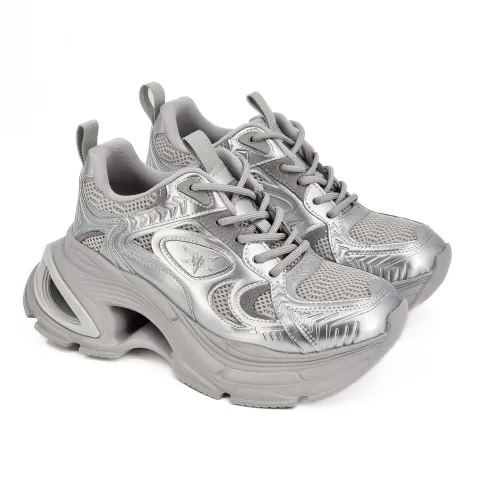 Кроссовки женские