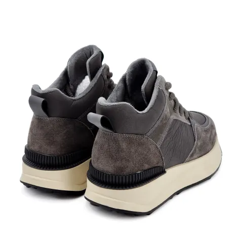 Кроссовки женские