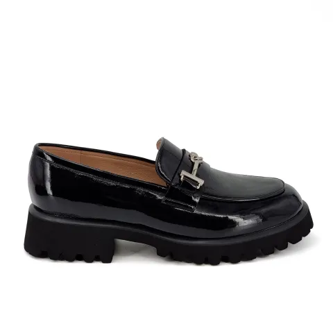 Лоферы женские