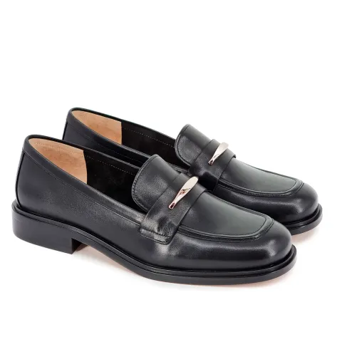 Лоферы женские