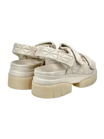 Сандалии женские