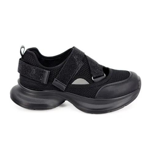 Кроссовки женские