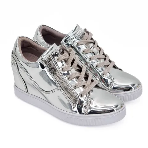 Кроссовки женские