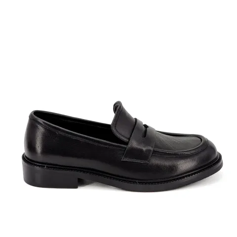 Лоферы женские