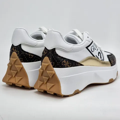 Кроссовки женские