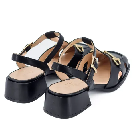 Сандалии женские