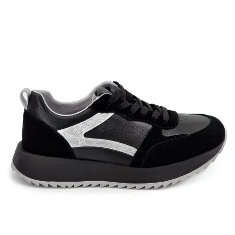 Кроссовки женские