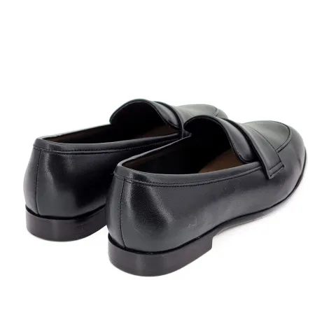 Лоферы женские